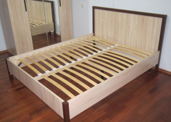 Сборка двуспальной кровати